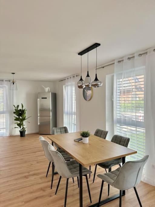 Amao-Pearl I Comfort Suite I 94Qm I Kingsize-Bett I Exklusiv Mit Balkon & Tiefgarage I Aufzug Offenburg Exteriör bild