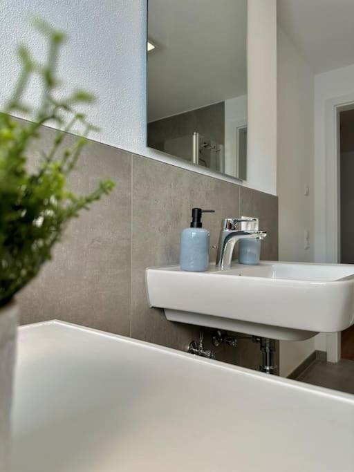 Amao-Pearl I Comfort Suite I 94Qm I Kingsize-Bett I Exklusiv Mit Balkon & Tiefgarage I Aufzug Offenburg Exteriör bild